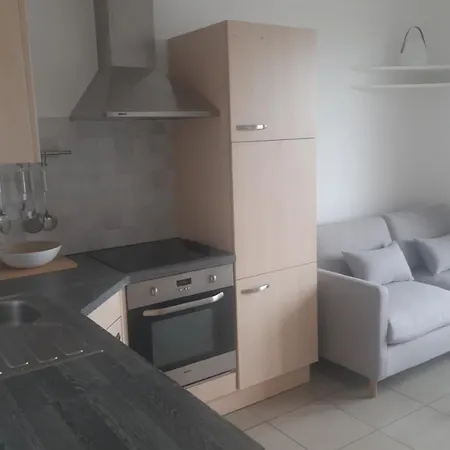 3 Quater Avenue De Chevesnes Apartment