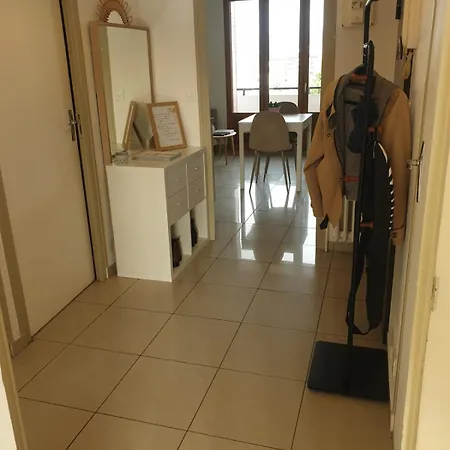 Apartment 3 Quater Avenue De Chevesnes *